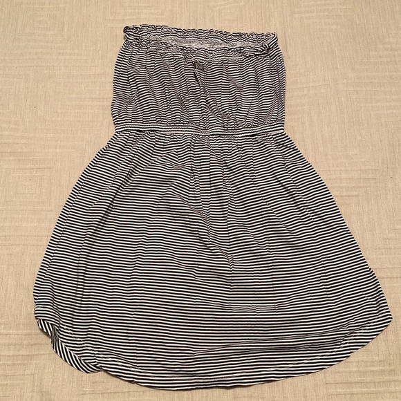 ⭐️ 2 for $10 Cute summer Billabong tube top size small - Picture 2 of 5